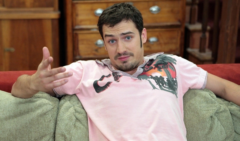 Кадр из сериала «Счастливы вместе»