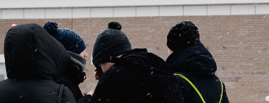 Пьянки, мат и бессильная охрана: группа агрессивных подростков «кошмарят» гостей сургутского ТРЦ