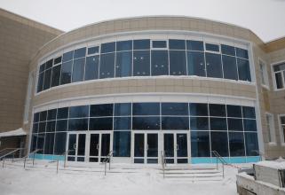 В Белом Яре завершают строительство КДЦ-долгостроя