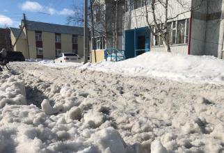 В Лянторе этой зимой уборку снега из дворов будут проводить тщательнее