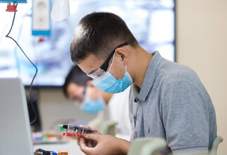 Школьники ХМАО получат приоритет при поступлении в местные колледжи