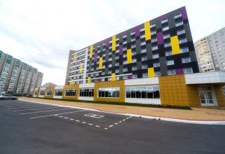 В Сургуте открывают новое девятиэтажное общежитие СурГУ на улице Университетской