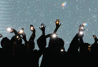 Психолог раскрыла причину, почему зумеры прячутся в нишевых группах