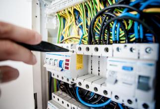 В двух микрорайонах Сургута на несколько часов отключат свет