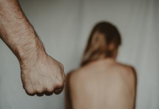 Житель Югры поплатится за повторное избиение возлюбленной